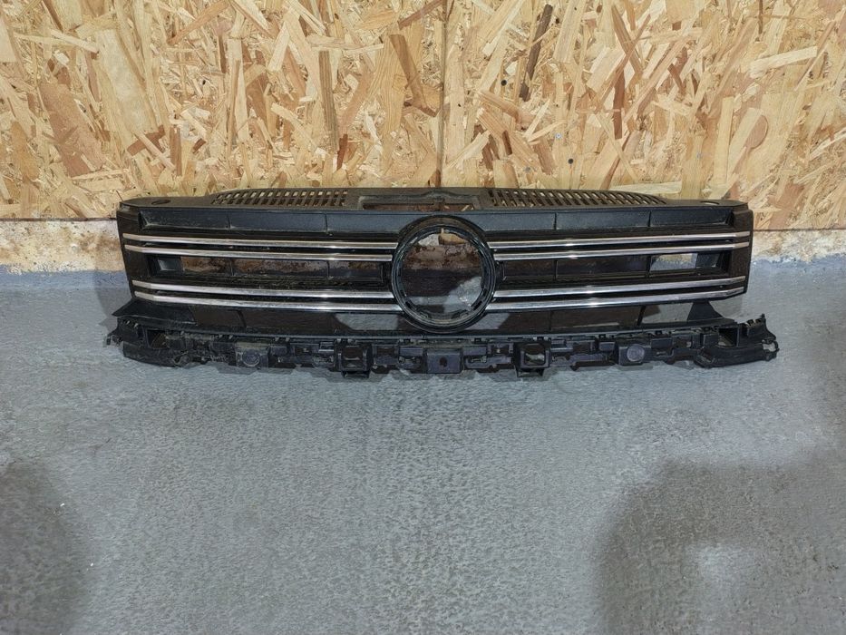 Grila radiator VW Tiguan an 2012-2017