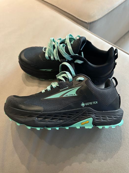 Новые кроссовки Altra на мембране Gore tex