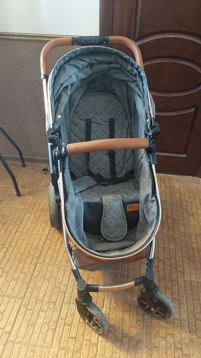 Продаётся коляска 15000тг.