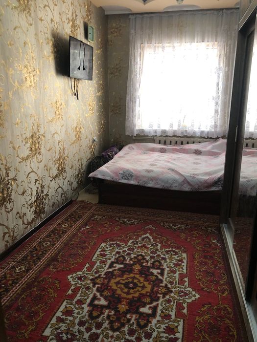 Sergeli tum. Chinor metrosi yonida 4 xonali uy sotiladi.