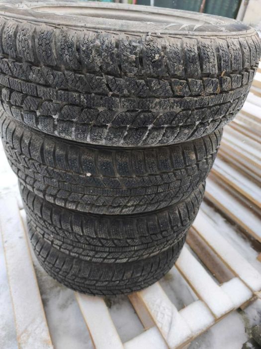 4 зимни гуми RoadX 185/65R14 DOT 1525+железн джанти 5.5Jx14 4x108 63.4