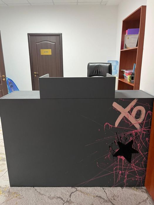 Ресепшн черный продам