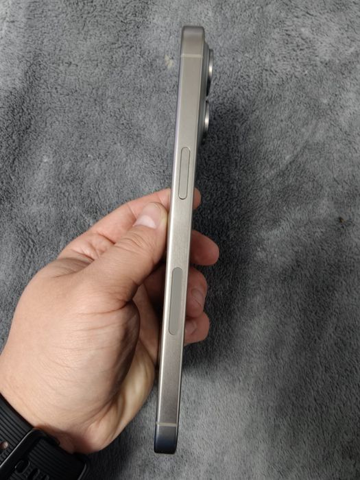 Iphone 15 pro max e sim