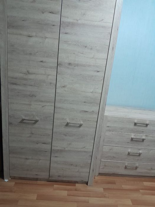 Продаю спальную мебель