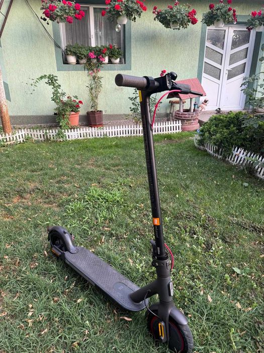 Trotineta electrica Xiaomi Mi Electric Scooter Pro 2