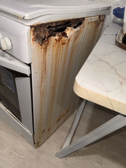 Продам Газовую плиту ДЕШЕВО