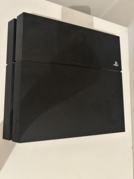 Продам пс4 фат 500гб