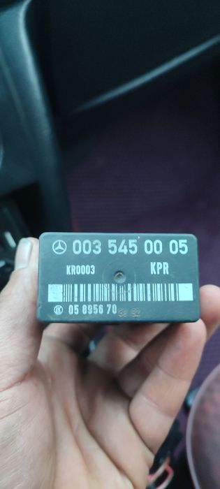 Запчасти Мерседес 190