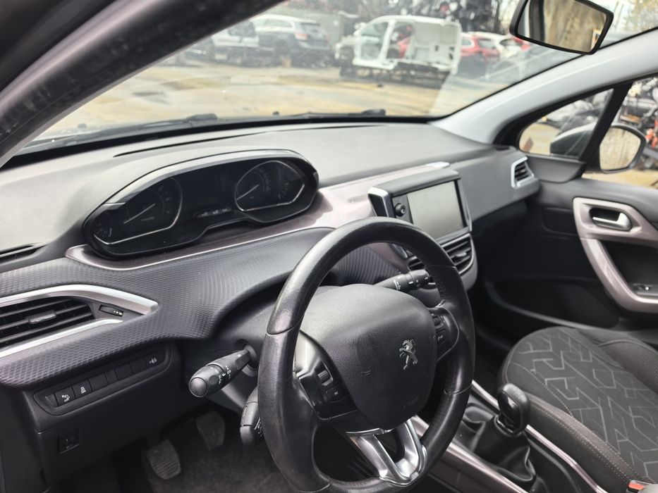 Арматурно табло за Peugeot/Пежо 208/2008