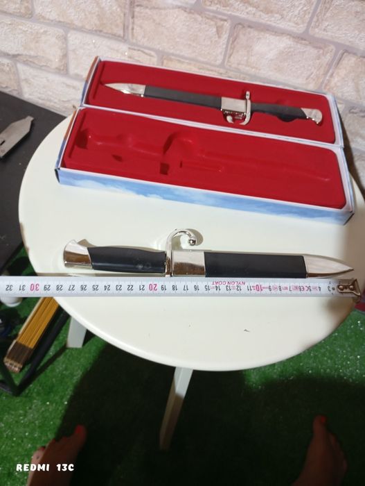 2 броя сувенирни ножове