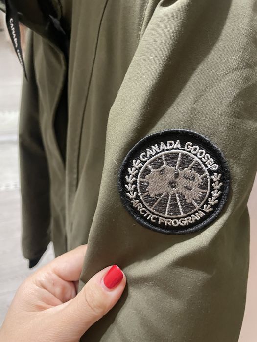 Пуховик Canada Goose