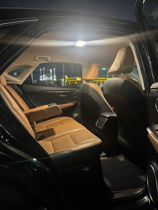 Продам LEXUS NX 300