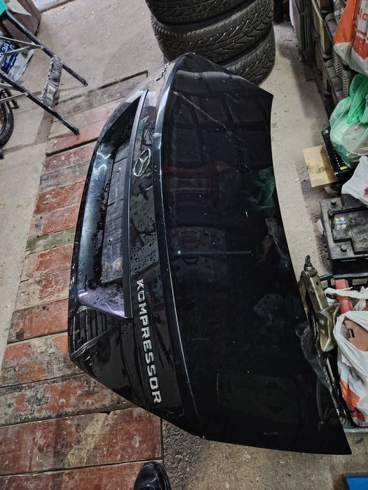 Капак за багажник за мерцедес w204 2007г