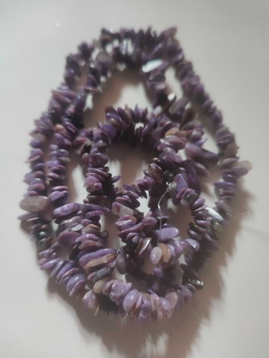 Естествен чароит.