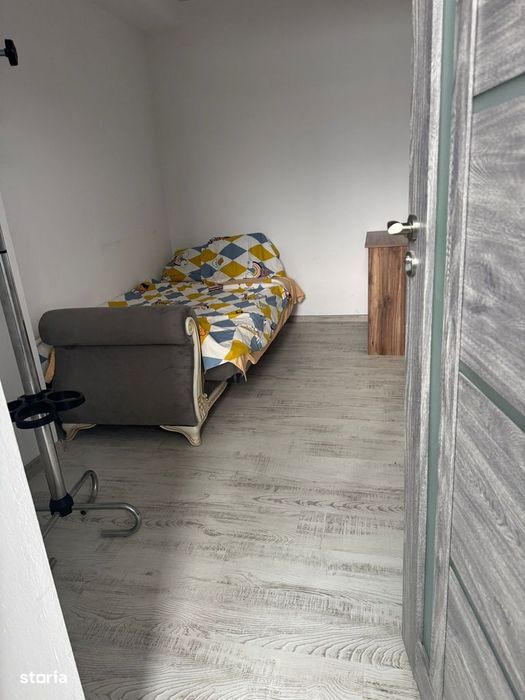 Studio de vanzare Piata Romana