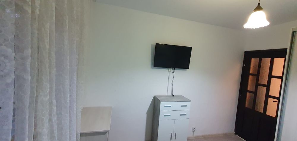 Închiriez apartament 3 camere Aradului vest