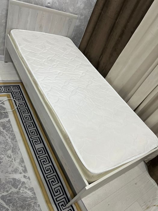 Односпальная койка с матрасом!