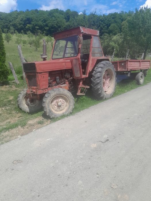 De vânzare doua tractoare!