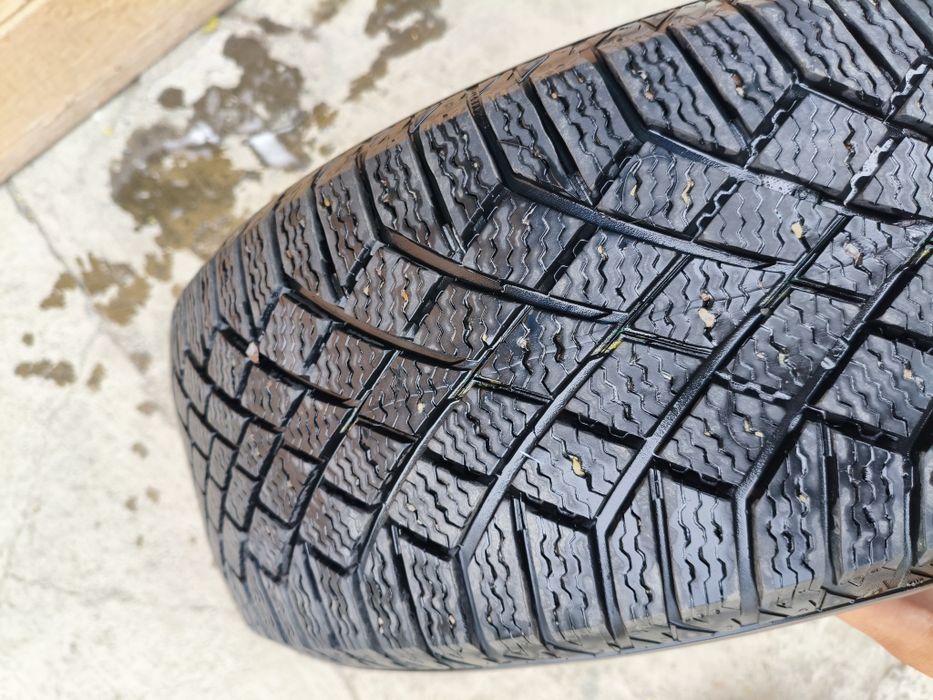 Продам шины Continental 215/60/16