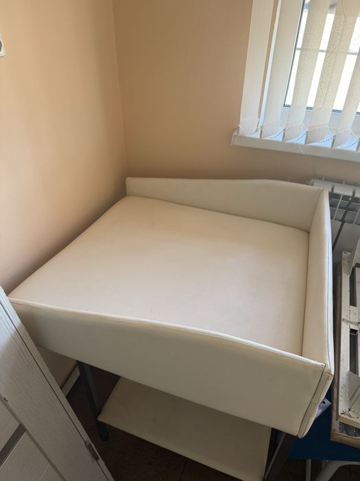 Продам кушетки и пеленальный стол