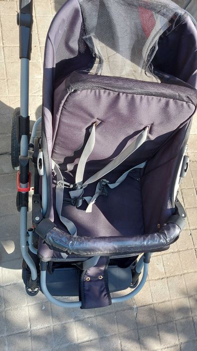 Лека и удобна бебешка количка – здрава, с кош за багаж
