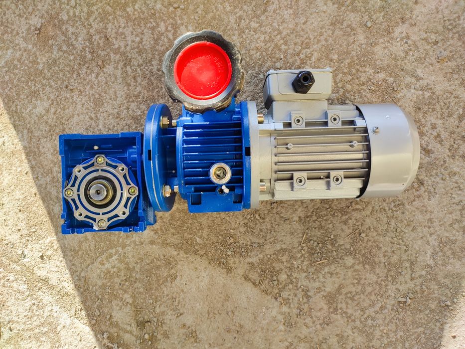 Продается новые редукторы