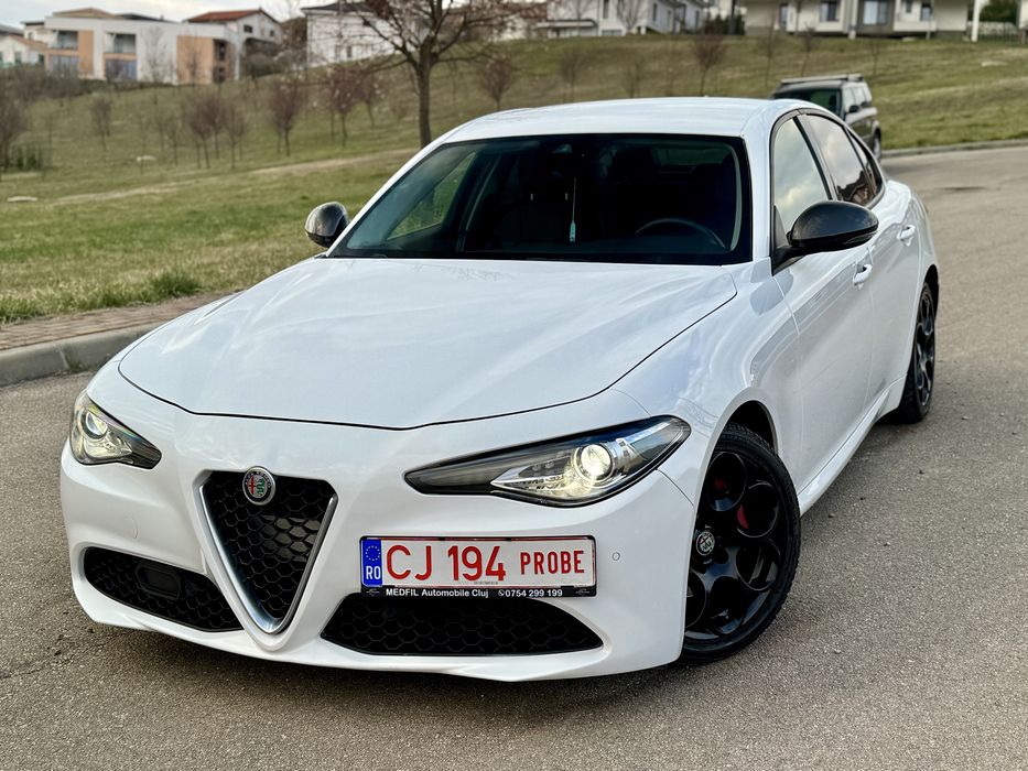 Alfa Romeo Giulia 2.2 Diesel 180 Cp Distronic Line Assist Bi-Xenon