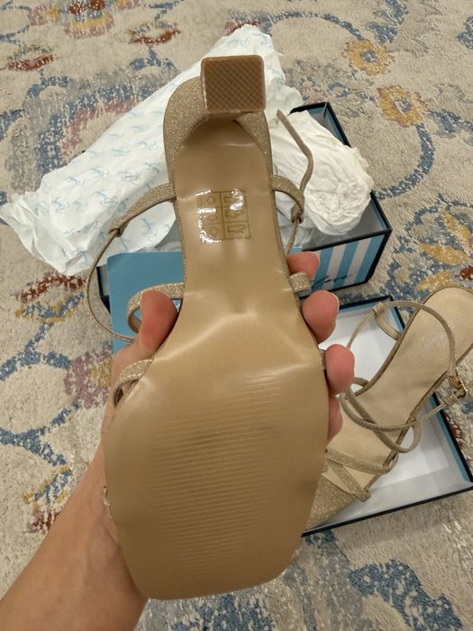 Босоножки 38р, новые