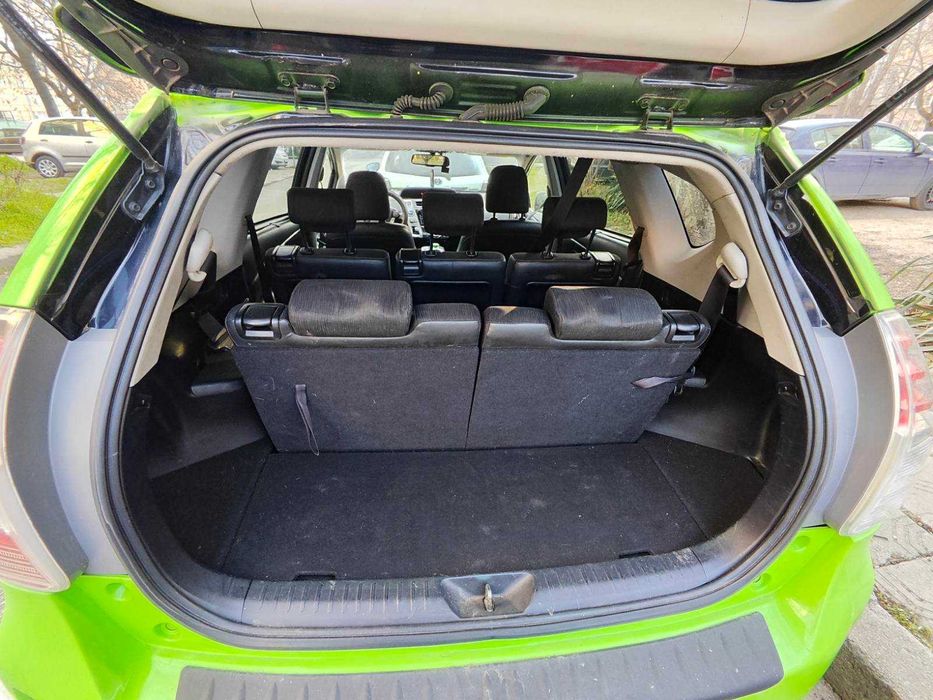 Такси под Аренда към Taxi Me,Toyota Prius+,7 Местен,Хибрид плюс Газ-68лв/35 евро на ден