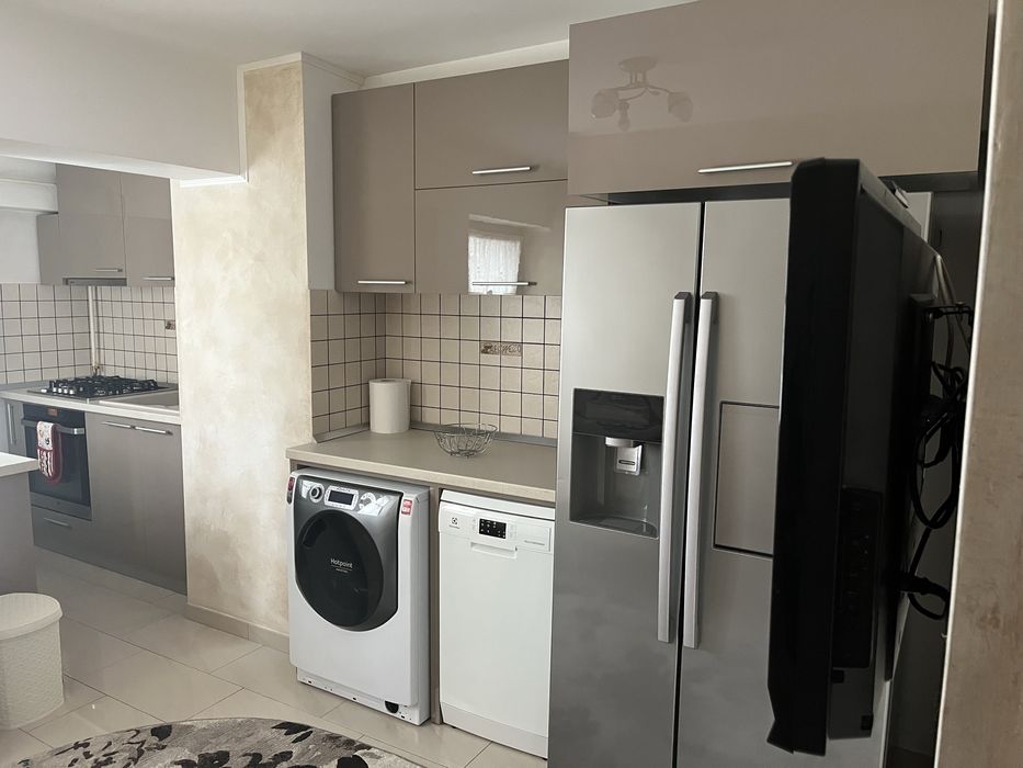 Inchiriez apartament 3cam.  Botosani   zona  Hotel Rapsodia