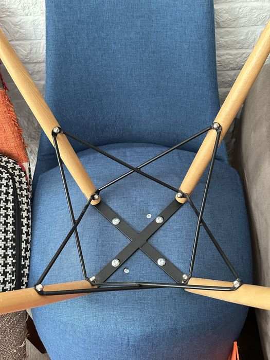 Кухонный стол белый и стулья