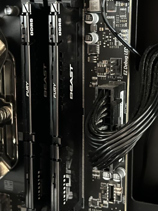 Настолен компютър | RYZEN 5 7600 | RTX 4060 | 32 RAM DDR5 | 2TB M2