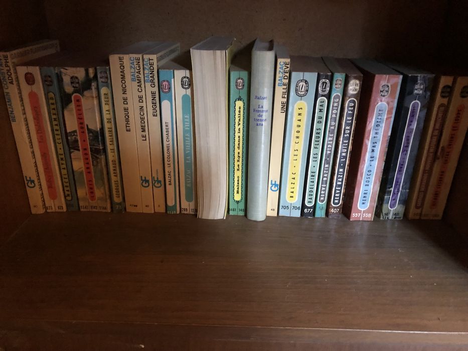 Carti second hand, in romana, engleza si franceza