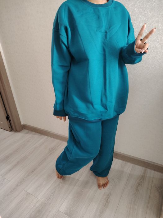 Срочно продам спортивные костюмы