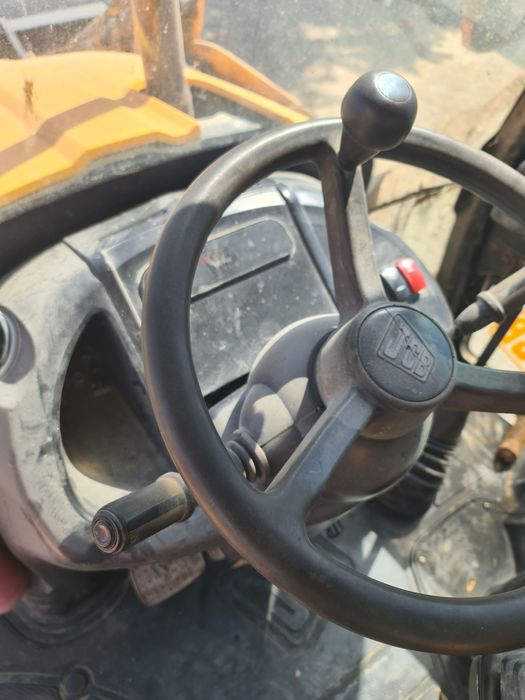 Продам Экскаватор погрузчик jcb