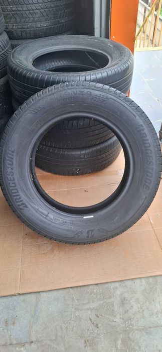4бр. 215/65/17 Bridgestone 6.5mm грайфер, дот19г.Предлагаме монтаж +++