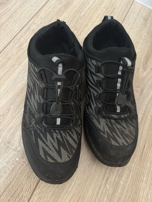 Продам строительные ботинки