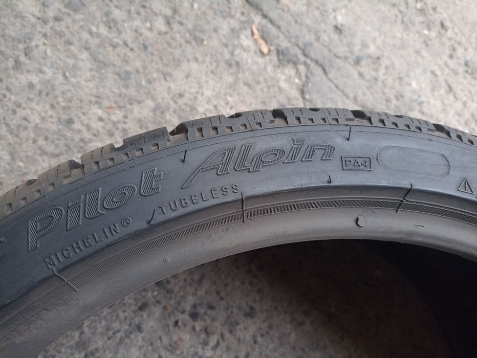 2 anvelope ca si noi Michelin 235/35 R20 dot 3719