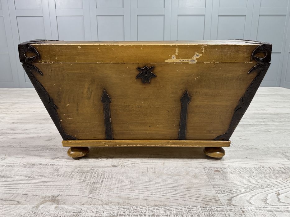 Старинен сандък масив К010