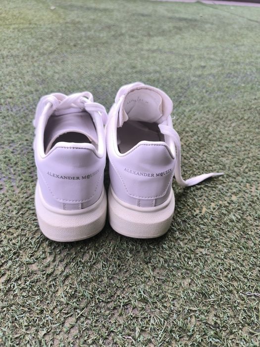 Дамски обувки много малко са носени!