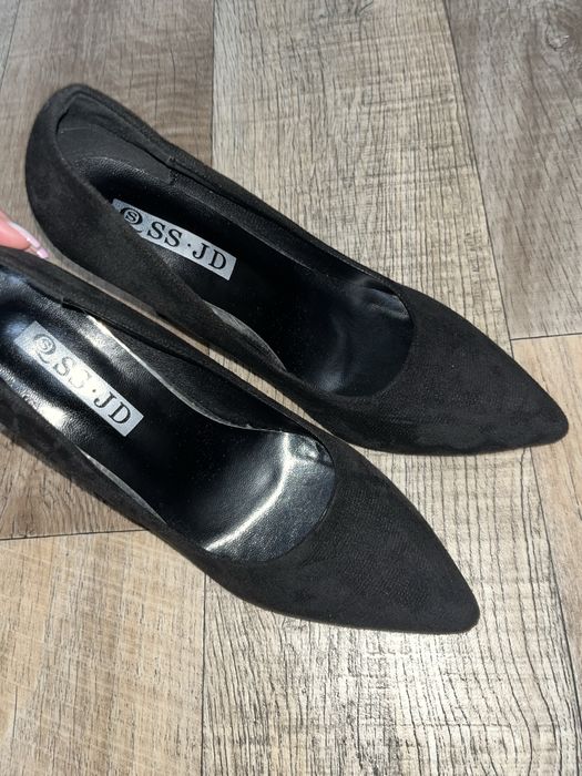 Чисто ниви токчета