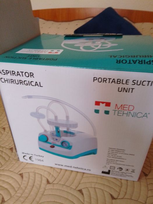Vând aspirator chirurgical nou