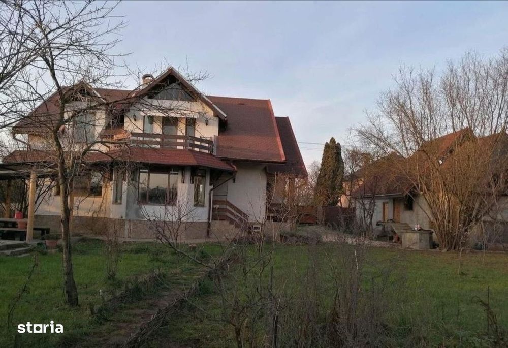 Casa individuala, mansarda, garaj, curte privata, 290 mp, zona Targu L