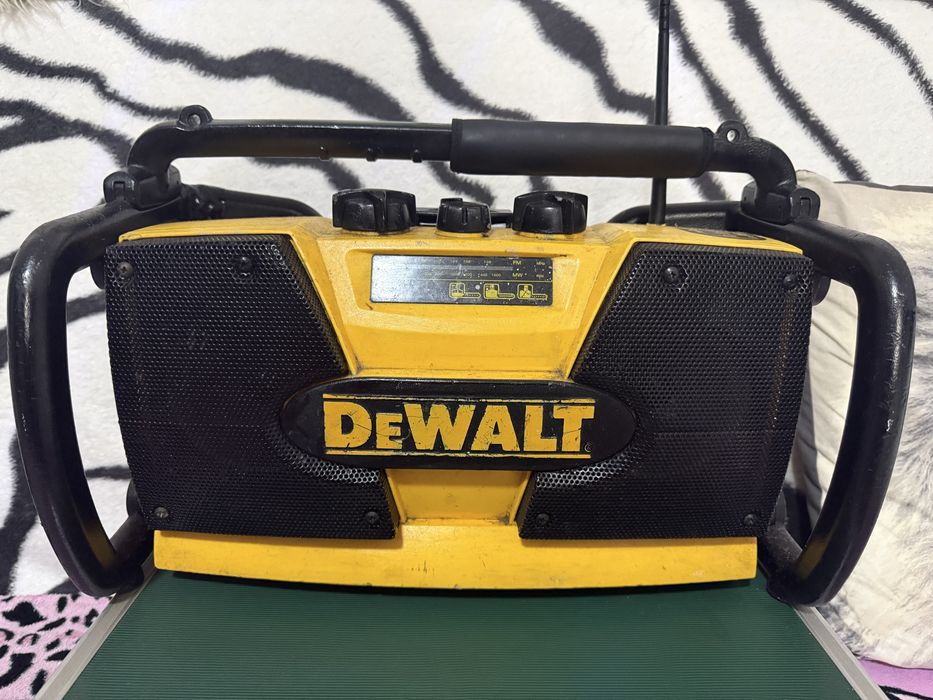 Radio DeWALT profesional de santier