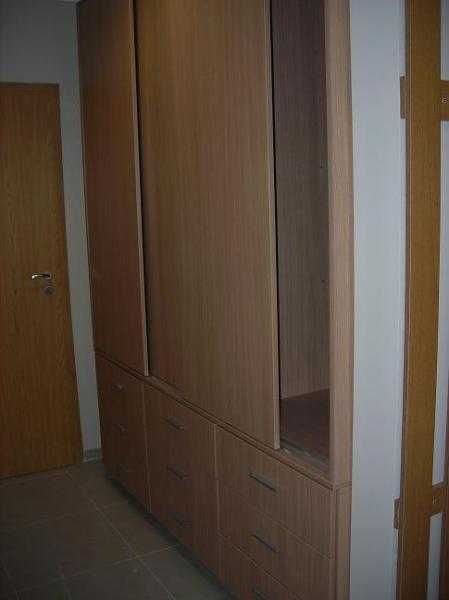 Слънчев и просторен тристаен апартамент във Възраждане