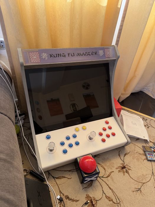 Аркадна игра Бартоп