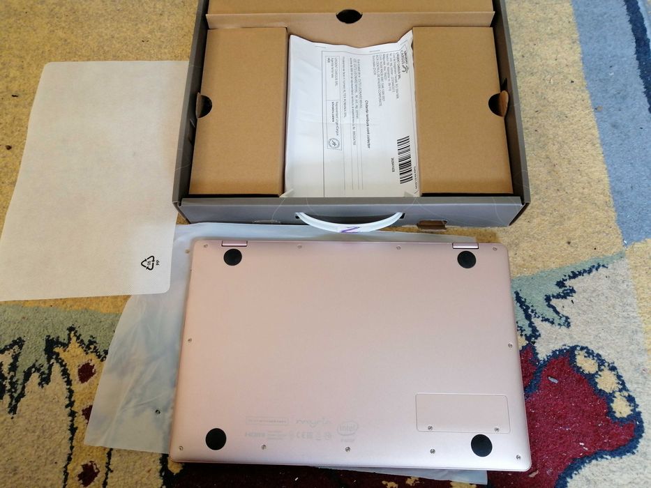 Laptop 2 in 1 touchscreen metalic roz,