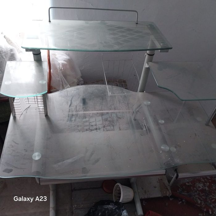 Стол комьютерный!