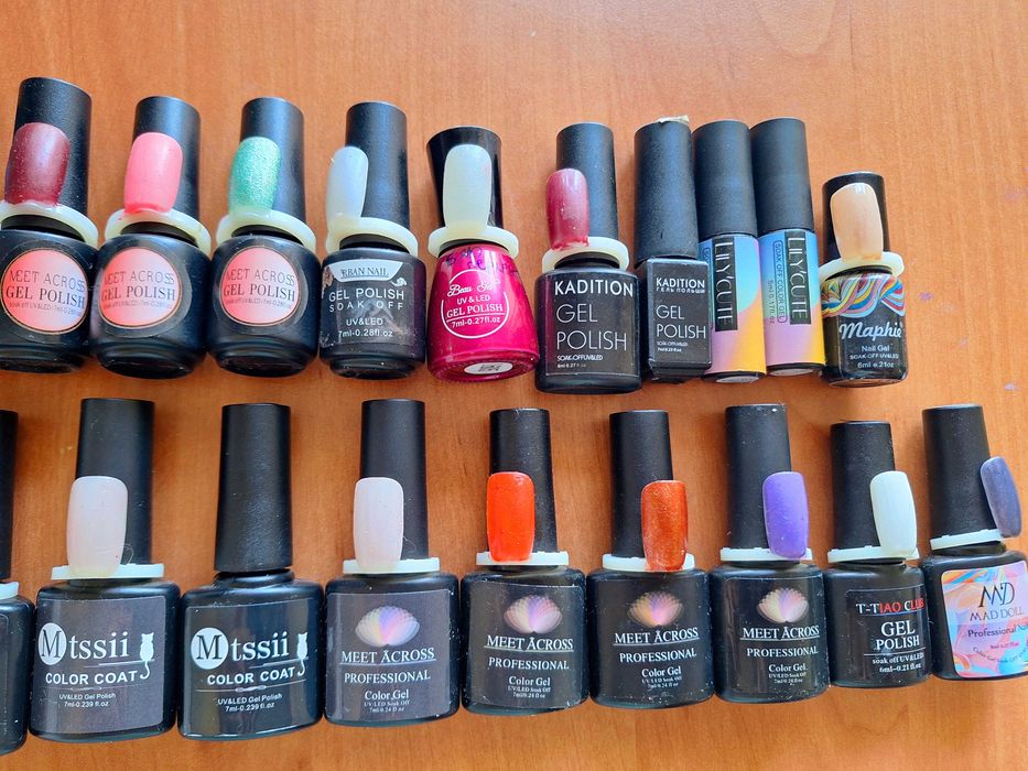 Гел лакове и други декорации за маникюр