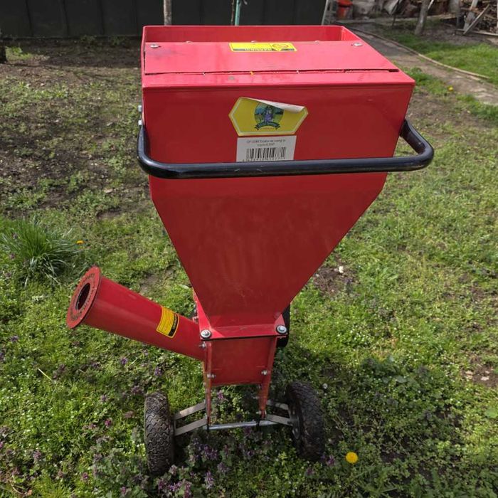 Tocator de Crengi 76 mm Micul Fermier, Motor Benzina 7 CP, 4 Timpi